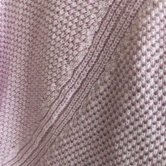 💜Gap V-Neck Peri Sweater Cotton blend textured knit with split side hems. - Picture 4 of 7